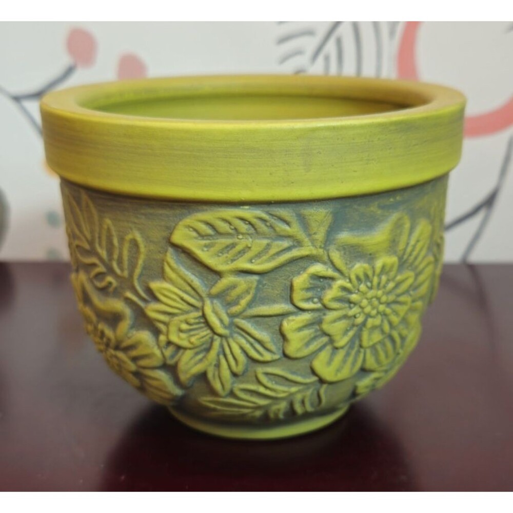 Charming Small Green Floral Embossed Planter w/ Plastic Stopper